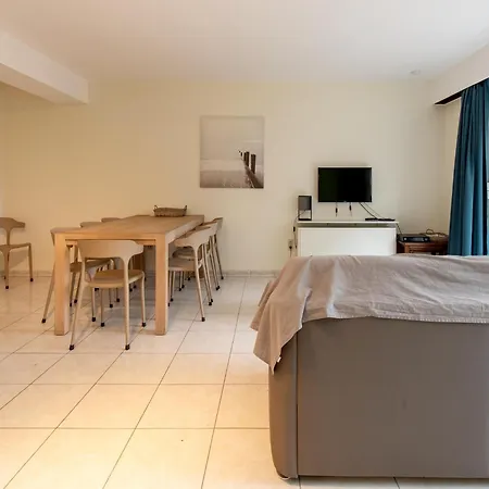 2 Bedroom Apartment, Near Epernay Square Apartment Middelkerke