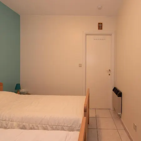 2 Bedroom Apartment, Near Epernay Square Apartment *