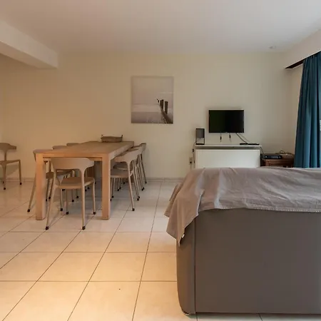 2 Bedroom Apartment, Near Epernay Square Apartment Middelkerke
